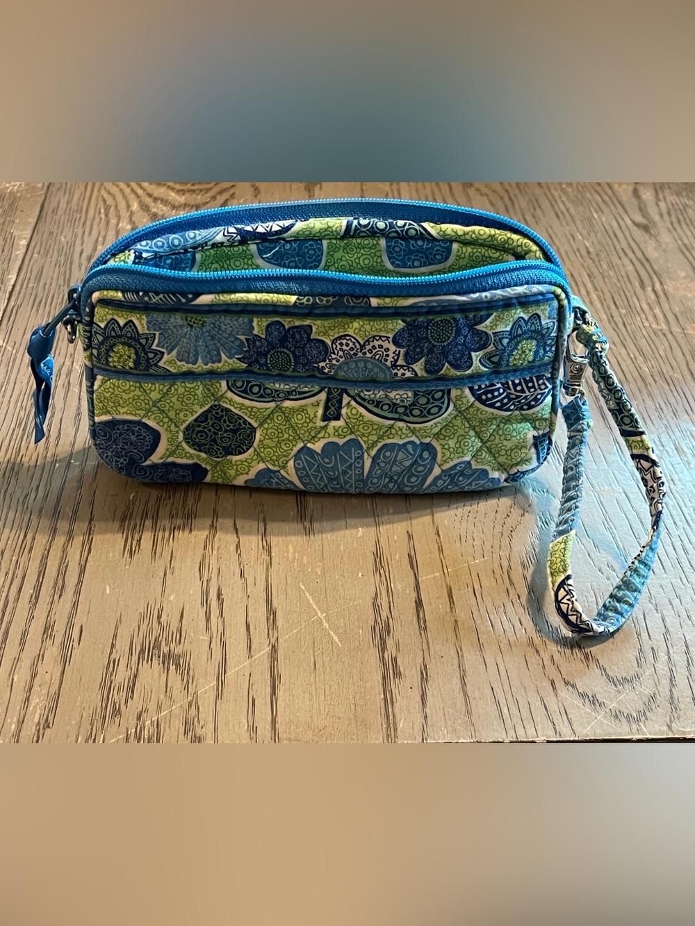 Vera Bradley Retired Doodle Daisy Pattern Wristlet Wallet - Picture 2 of 5